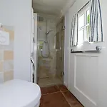 Kuesterhus בית נופש *